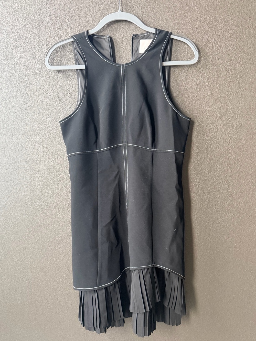 Cinq a sept Black A line short dress with pleated underlay size 4